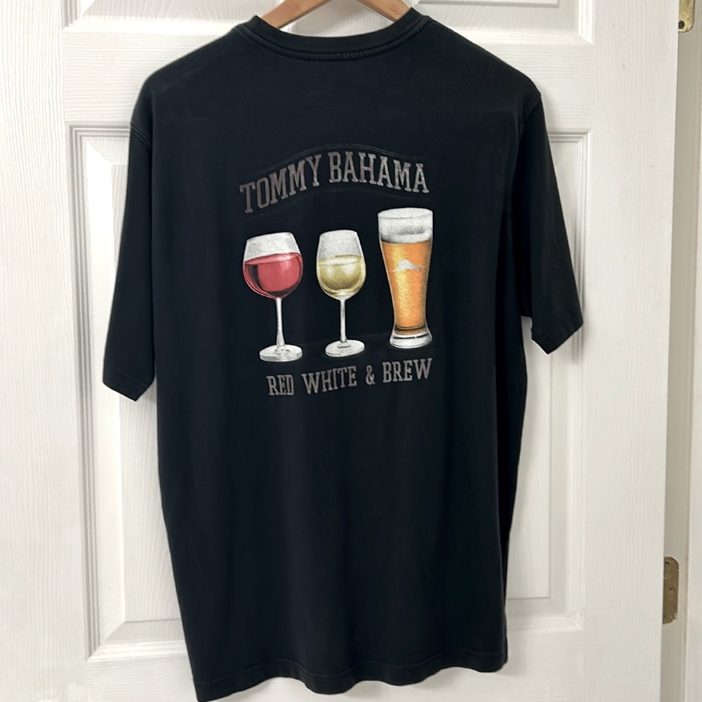 Tommy Bahama graphic T-shirt size medium